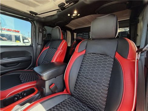 Used 2023 Jeep Gladiator Sport AWD/4WD image 18
