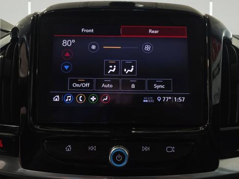 Used 2020 Chevrolet Traverse LT FWD image 18