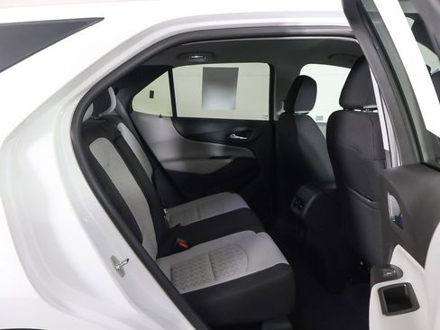 Used 2024 Chevrolet Equinox LT image 30