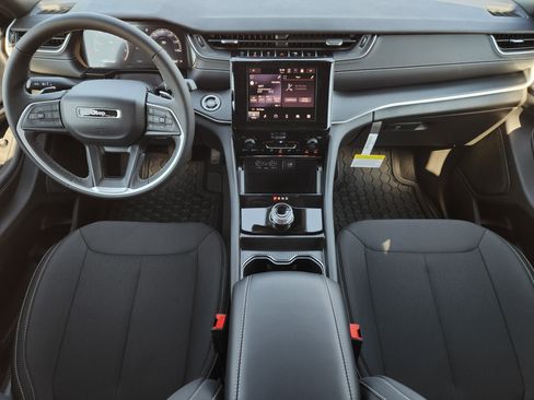 New 2025 Jeep Grand Cherokee Laredo X image 21