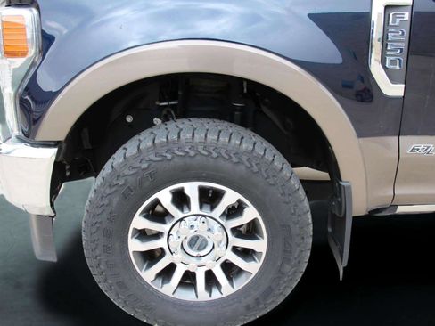 Used 2022 Ford F250 Lariat w/ Lariat Value Package AWD/4WD image 12