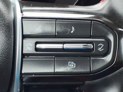 Used 2023 Chevrolet Colorado Z71 w/ Z71 Convenience Package 2 image 25