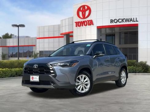 Used 2026 Toyota Corolla Cross LE FWD image 1