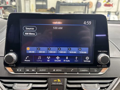 Used 2024 Nissan Altima 2.5 SV image 14