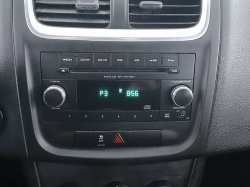 Used 2013 Dodge Avenger SE FWD image 5