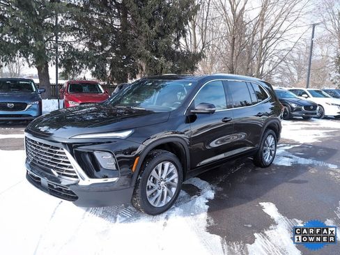 Used 2025 Buick Enclave Preferred image 1