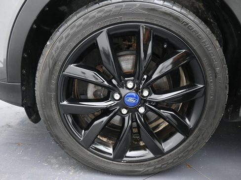 Used 2018 Ford Escape SE w/ SE Sport Appearance Package FWD image 30