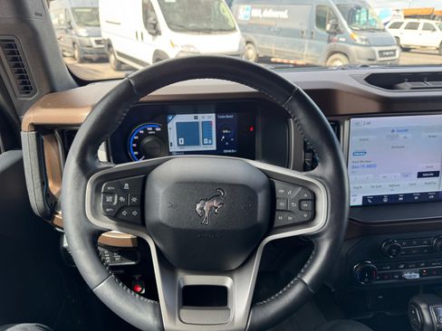 Used 2022 Ford Bronco Outer Banks w/ Sasquatch Package AWD/4WD image 13