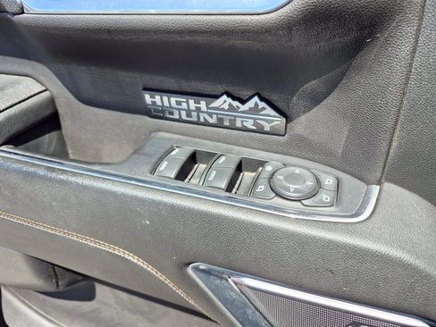 Used 2023 Chevrolet Silverado 1500 High Country w/ Technology Package AWD/4WD image 25