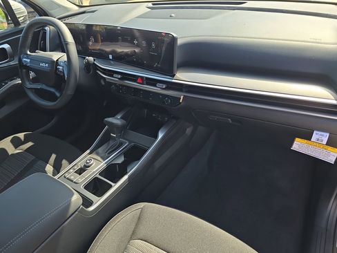 New 2026 Kia Sorento LX FWD image 11