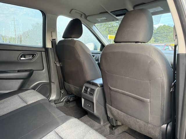 Used 2025 Nissan Rogue SV AWD/4WD image 17