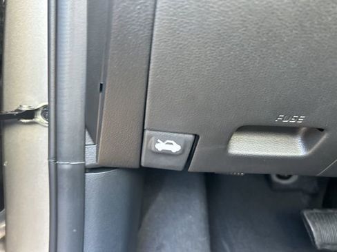Used 2026 Hyundai Venue SEL FWD image 24