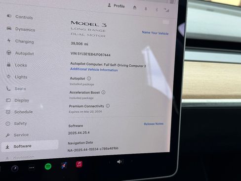 Used 2018 Tesla Model 3 Long Range image 35