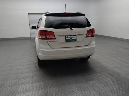 Used 2020 Dodge Journey SE FWD image 6