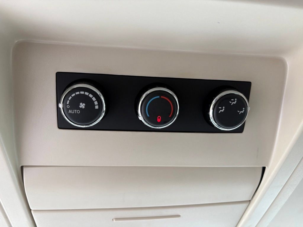 Used 2008 Dodge Grand Caravan SXT FWD image 20