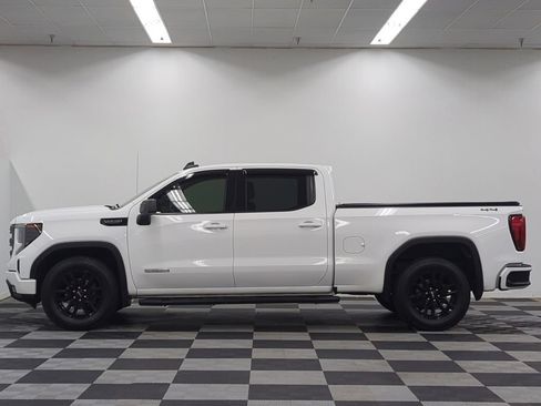 Used 2022 GMC Sierra 1500 Elevation w/ LPO, Elevation Black Package AWD/4WD image 4