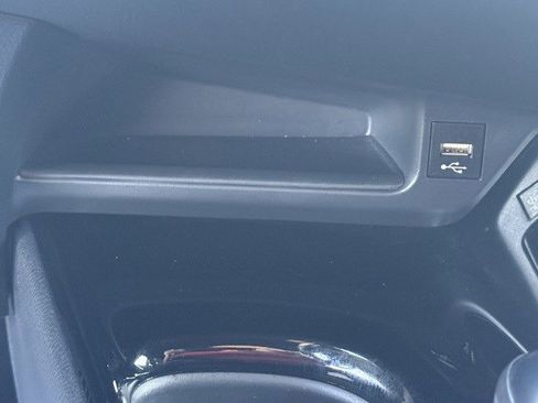 Used 2022 Toyota C-HR XLE image 20