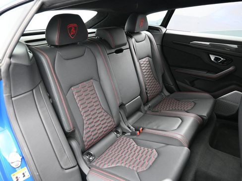 Used 2022 Lamborghini Urus AWD/4WD image 28