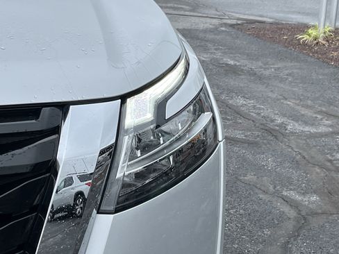 Used 2023 Nissan Pathfinder SL w/ SL Premium Package AWD/4WD image 12