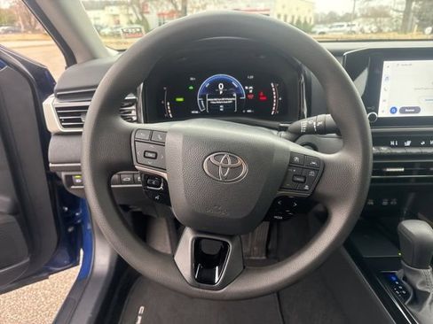 Used 2025 Toyota Camry LE image 26