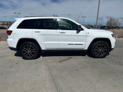 Used 2018 Jeep Grand Cherokee Trailhawk image 10