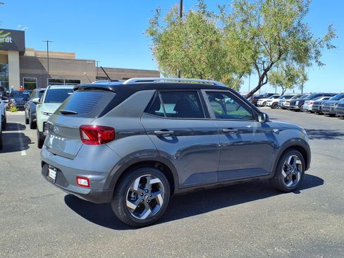 Certified 2023 Hyundai Venue Limited w/ Cargo Package FWD image 6