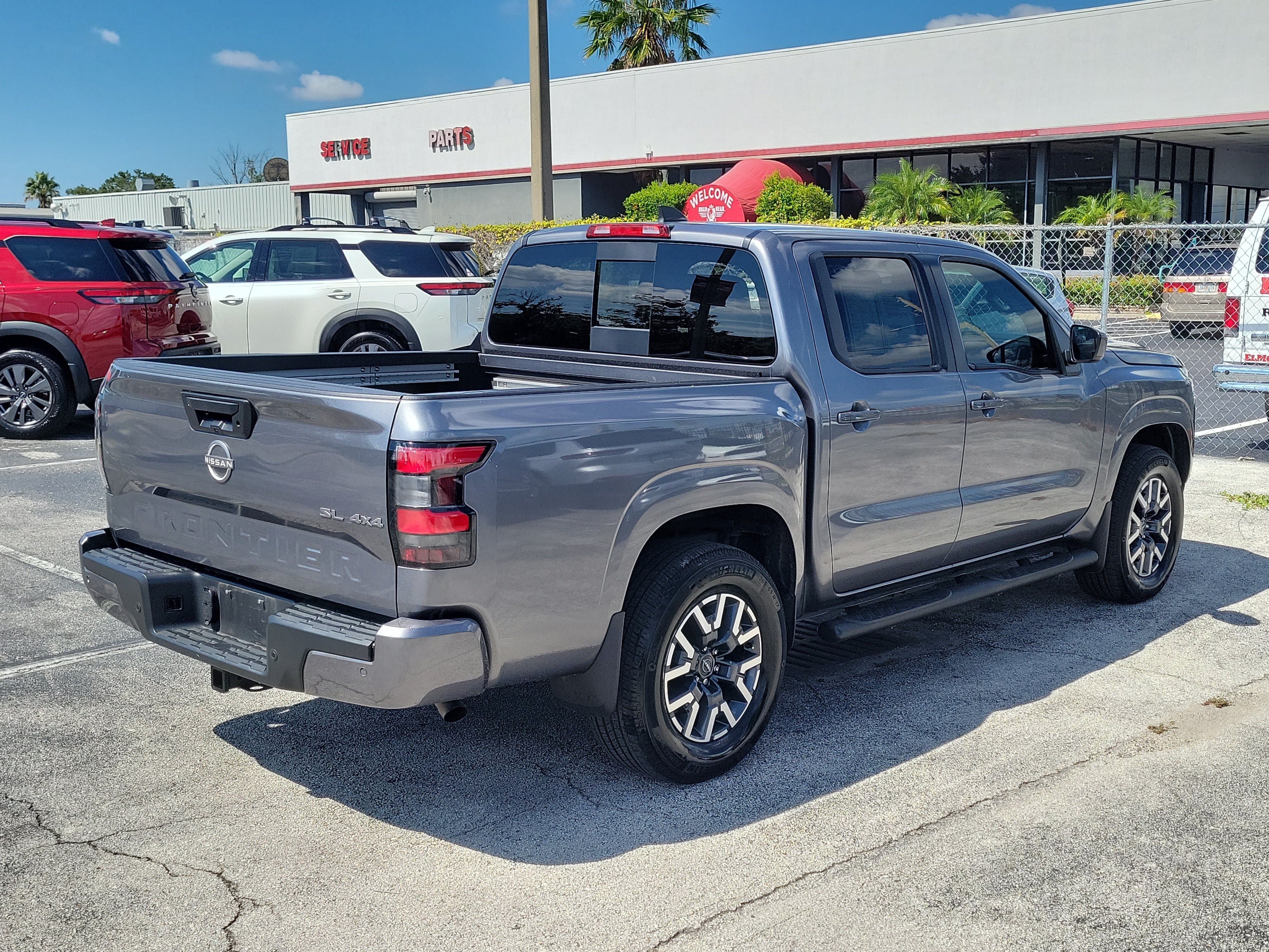 Certified 2024 Nissan Frontier SL w/ Technology Package AWD/4WD image 4