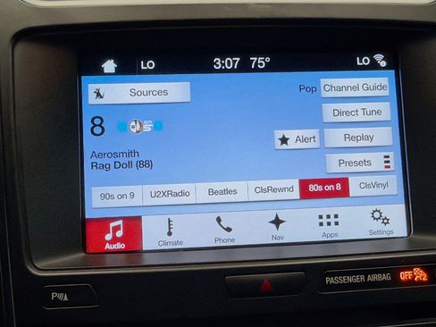 Used 2017 Ford Explorer XLT w/ Equipment Group 202A image 9