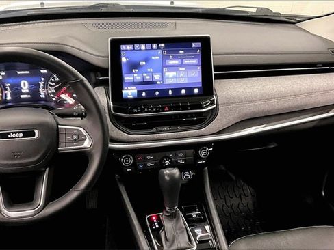 Used 2022 Jeep Compass Latitude image 6