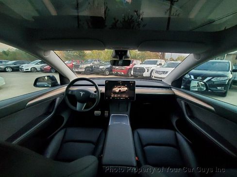 Used 2023 Tesla Model Y Performance image 29