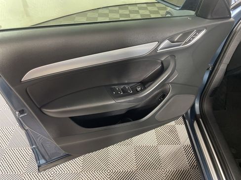 Used 2018 Audi Q3 2.0T Premium w/ Convenience Package AWD/4WD image 10