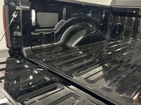 Used 2025 RAM 1500 Laramie w/ Night Edition AWD/4WD image 32