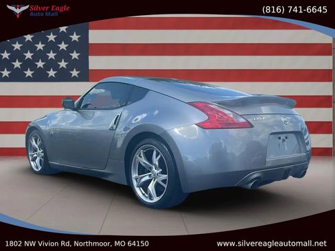 Used 2009 Nissan 370Z Touring w/ Sport Pkg image 3