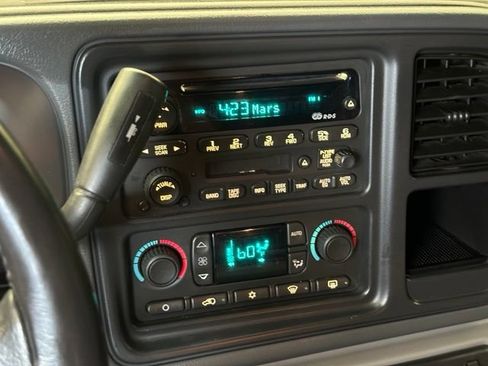 Used 2003 GMC Yukon XL SLT w/ 1SD Preferred Equipment Group AWD/4WD image 27