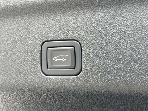 Used 2023 GMC Yukon XL AT4 image 13