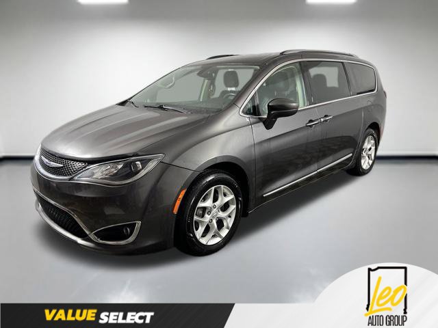 Used 2020 Chrysler Pacifica Touring-L w/ Tire & Wheel Group FWD image 1