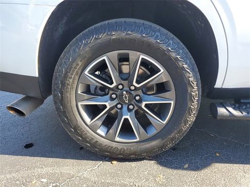 Used 2023 Chevrolet Tahoe Z71 w/ Luxury Package image 5