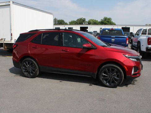 Used 2024 Chevrolet Equinox RS w/ RS Leather Package AWD/4WD image 4