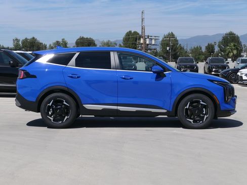 New 2026 Kia Sportage EX w/ EX Panorama Roof Package FWD image 2