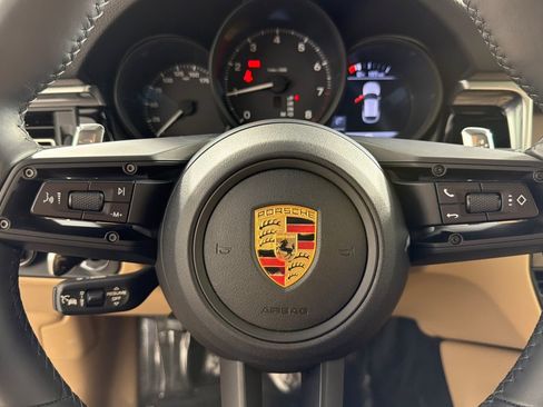 Used 2023 Porsche Macan AWD/4WD image 22