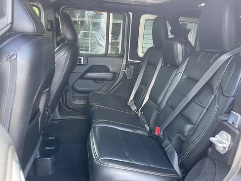 Used 2018 Jeep Wrangler Unlimited Sahara w/ Dual Top Group AWD/4WD image 23