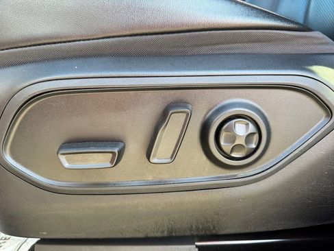 Used 2023 Jeep Grand Cherokee L Limited w/ Luxury Tech Group II image 25