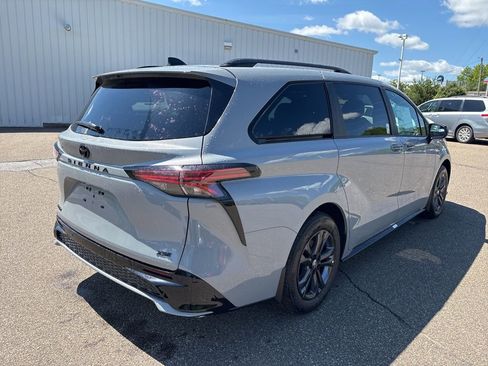 Used 2026 Toyota Sienna XSE AWD/4WD image 7