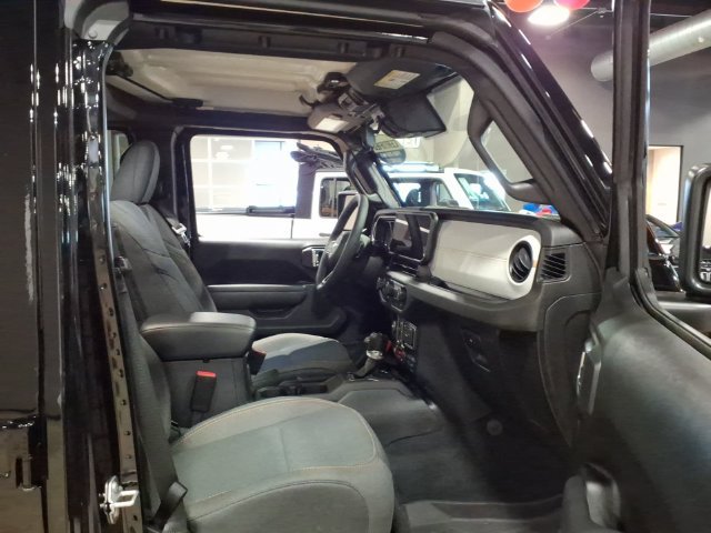 Used 2025 Jeep Wrangler Unlimited Sport AWD/4WD image 21