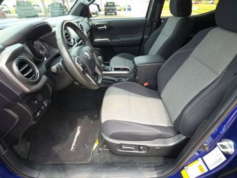 Used 2023 Toyota Tacoma TRD Sport w/ Technology Package AWD/4WD image 13