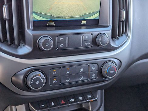 Used 2022 Chevrolet Colorado LT w/ Safety Package image 29