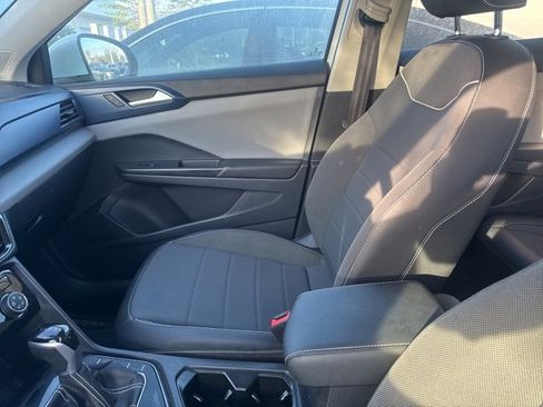 Used 2023 Volkswagen Taos SE image 15