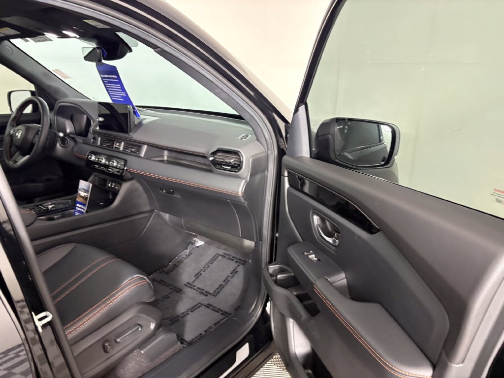 Used 2025 Honda Pilot TrailSport image 38