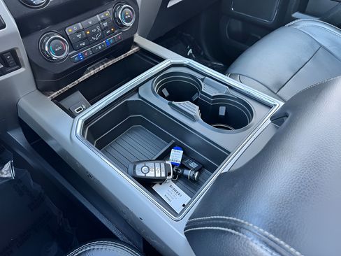 Used 2019 Ford F250 Lariat w/ Lariat Ultimate Package AWD/4WD image 23