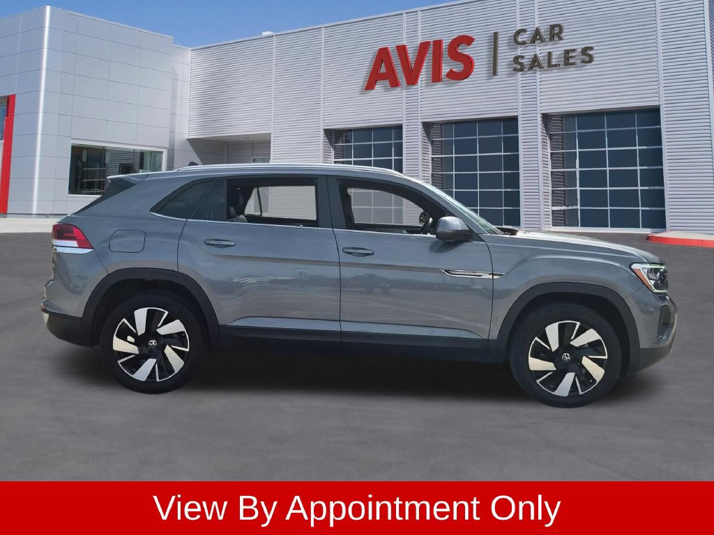 Used 2025 Volkswagen Atlas Cross Sport SE FWD image 5
